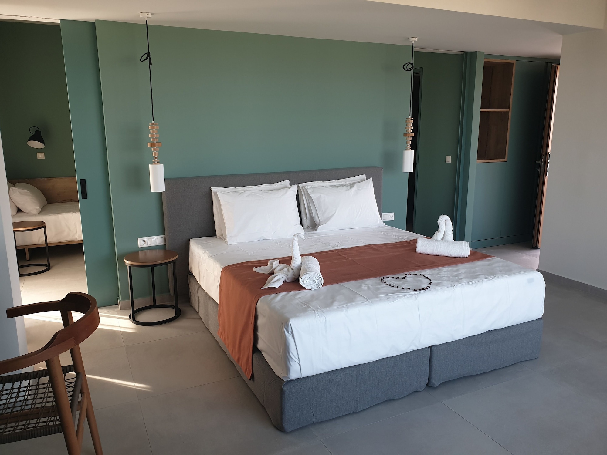 2 Bedrooms, Deluxe, Suite, King and Twin Beds, Mazoren Art Hotel 5/10