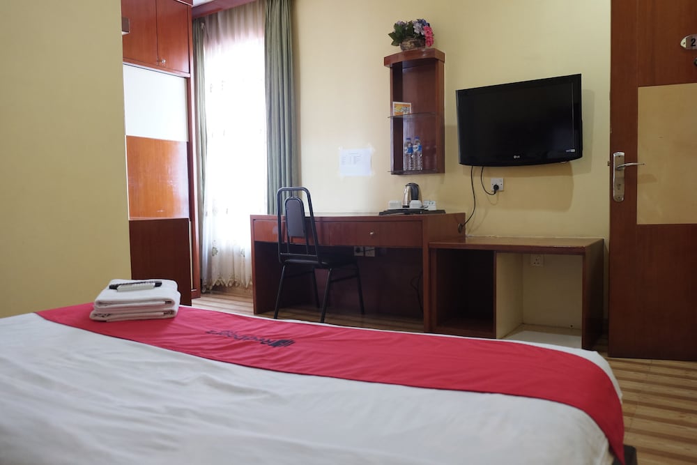 Reddoorz Plus Near Dc Mall Batam 16/39