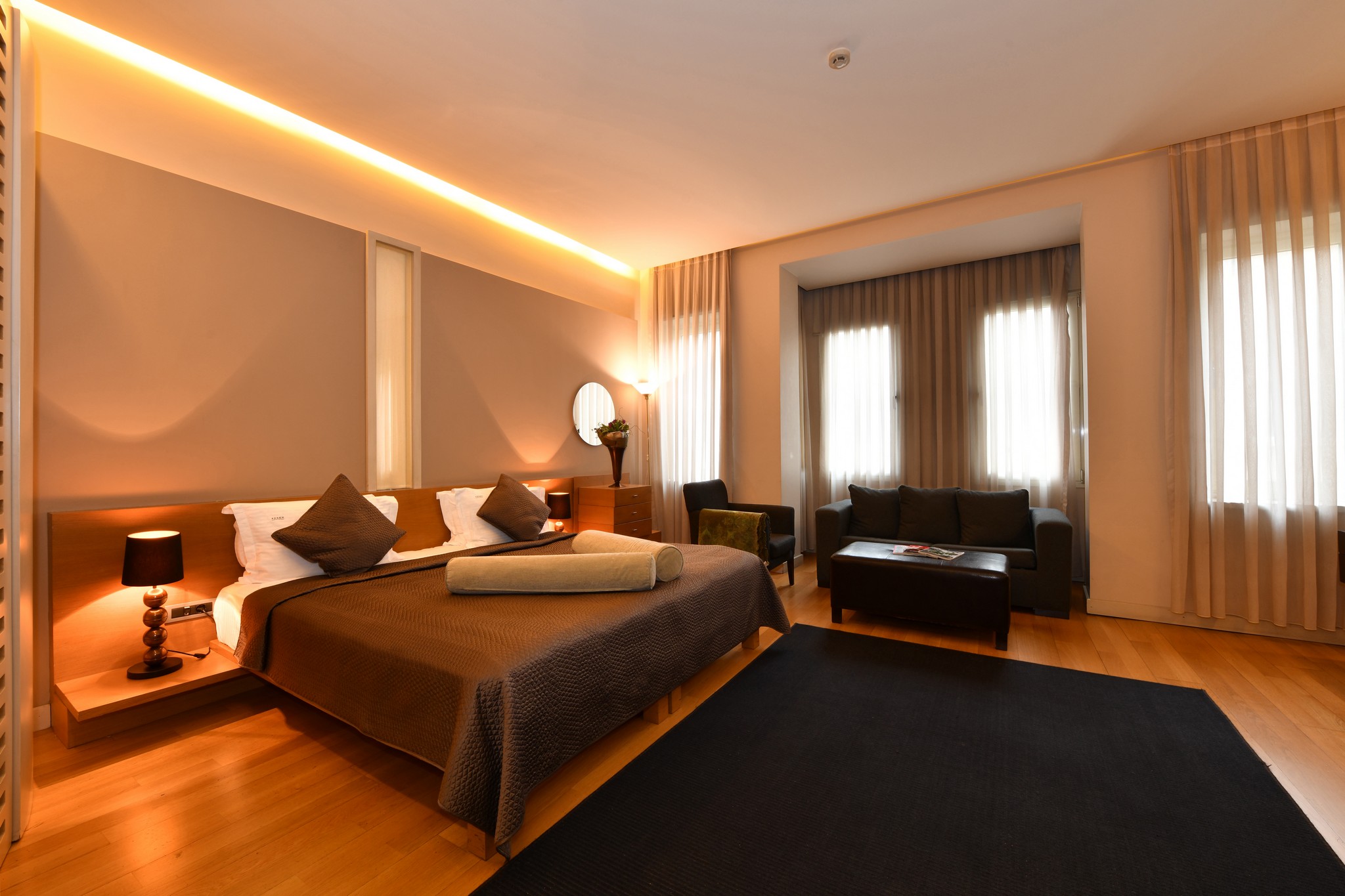 Superior, Suite