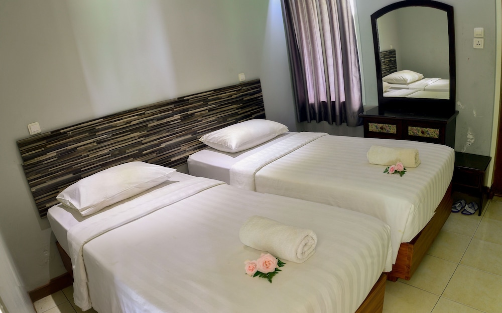 Amanda Hills Hotel 35/47