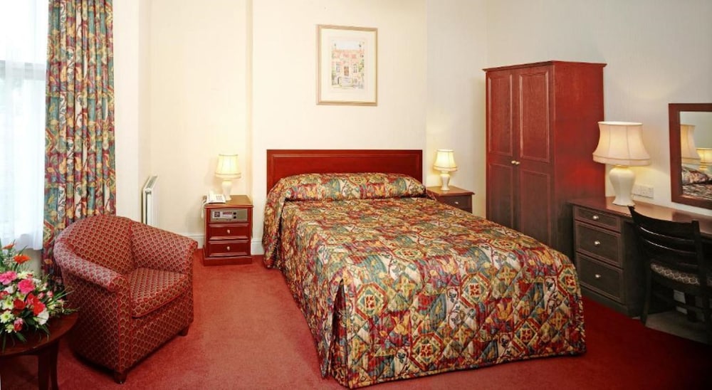 Arundel House Hotel 4/51