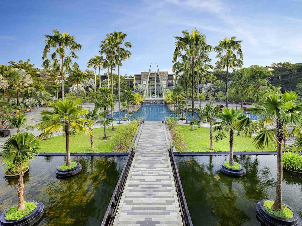 Novotel Palembang Hotel & Residence 53/55