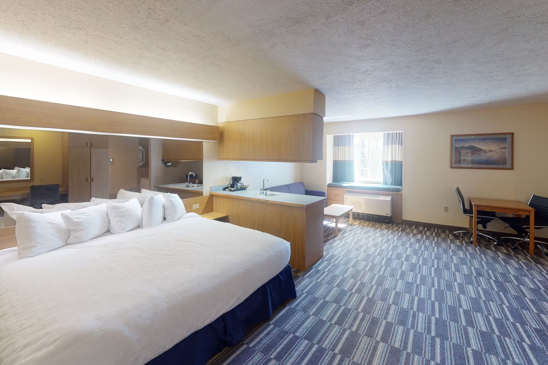 Baymont Inn & Suites by Wyndham Anchorage Airport 8/17