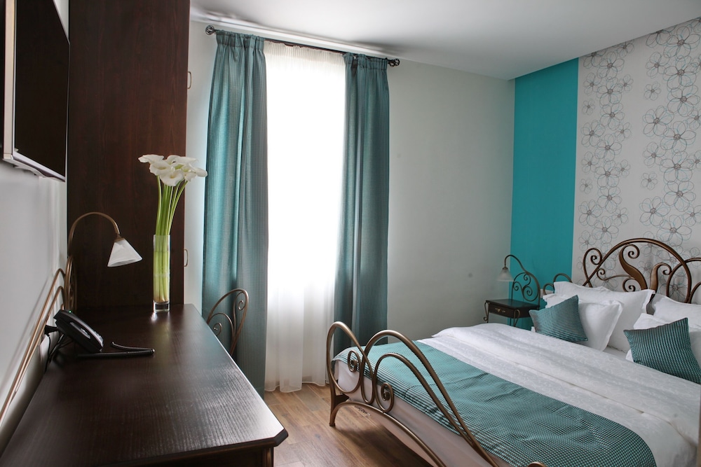 GARNI HOTEL DUM 10/43