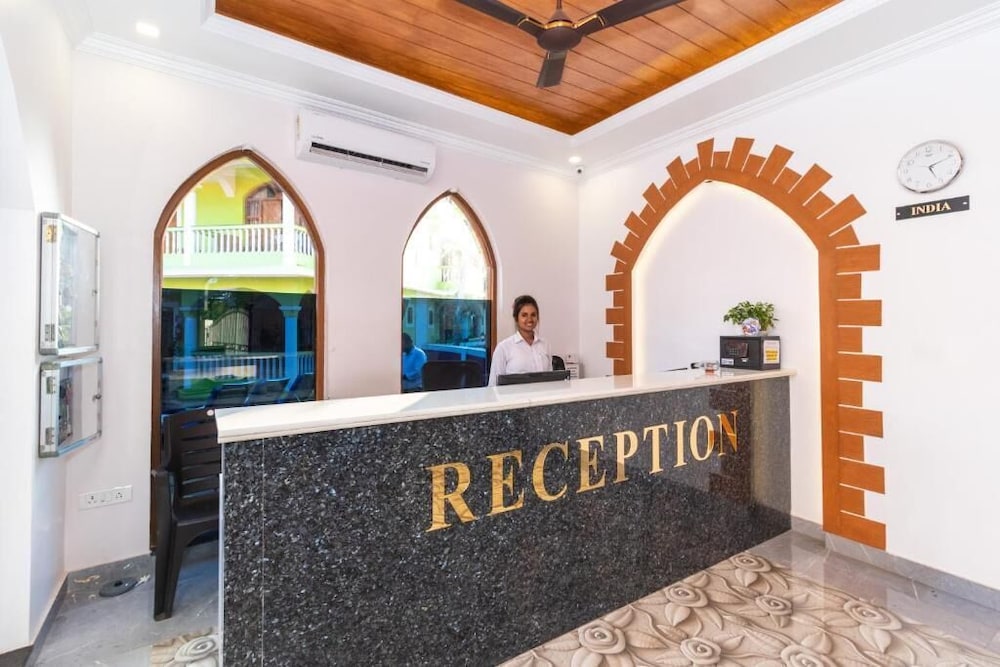Larios Beach Holidays 7/50