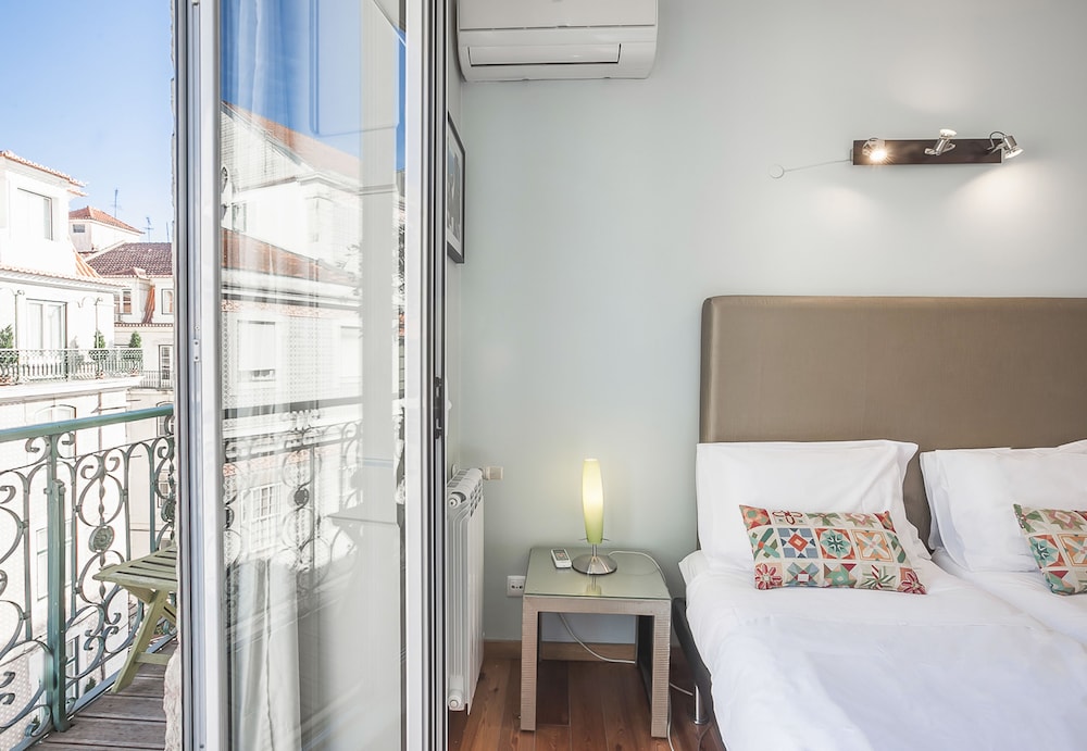 2 BEDROOMS, CLUB, APARTMENT, RIVER VIEW, BALCONY