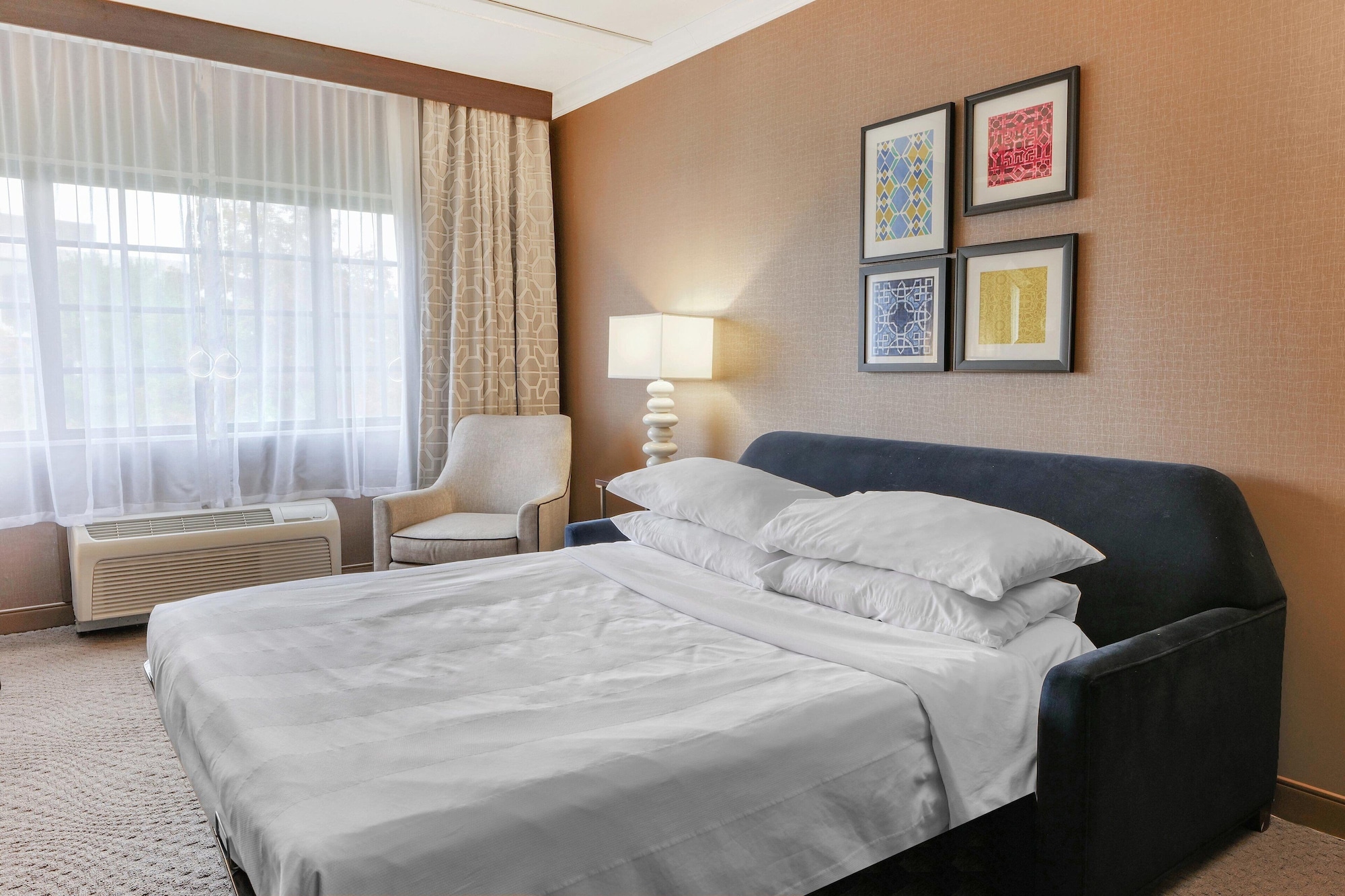 Suite, King Bed, Sofa, Corner