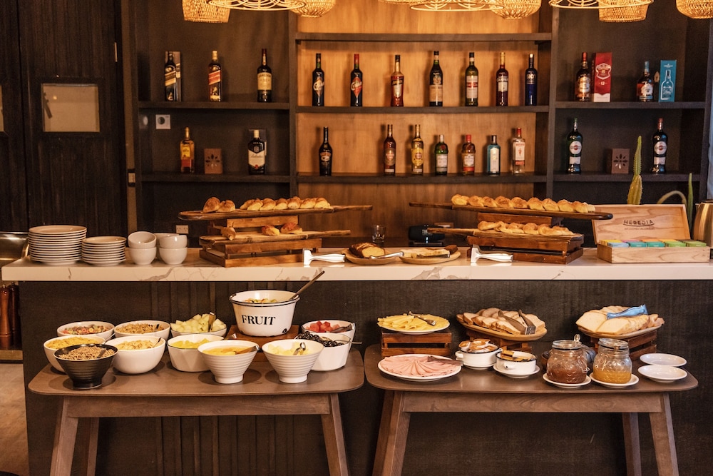 MULEN HOTEL TANDIL 58/61