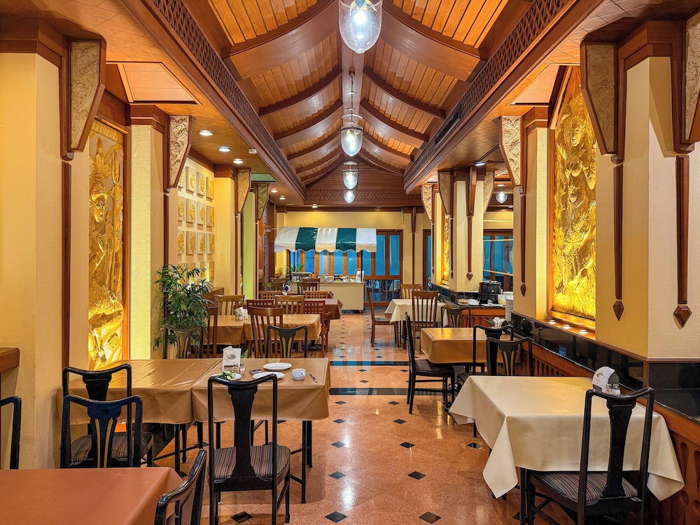Golden Beach Hotel Pattaya 33/44
