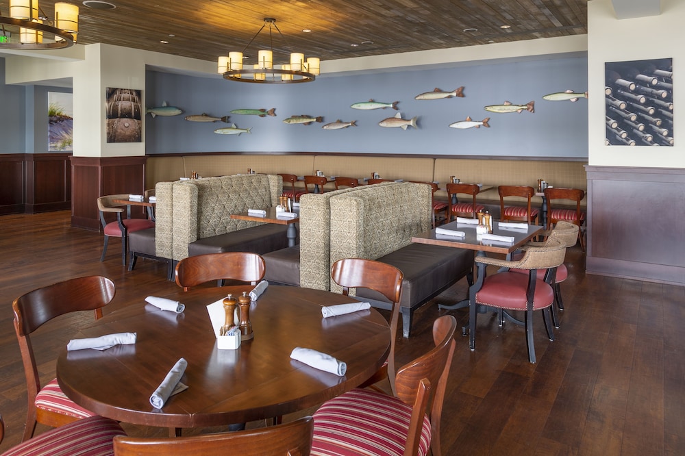 The Inn At Harbor Shores 35/48