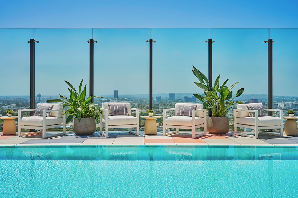 The Sun Rose West Hollywood 33/69