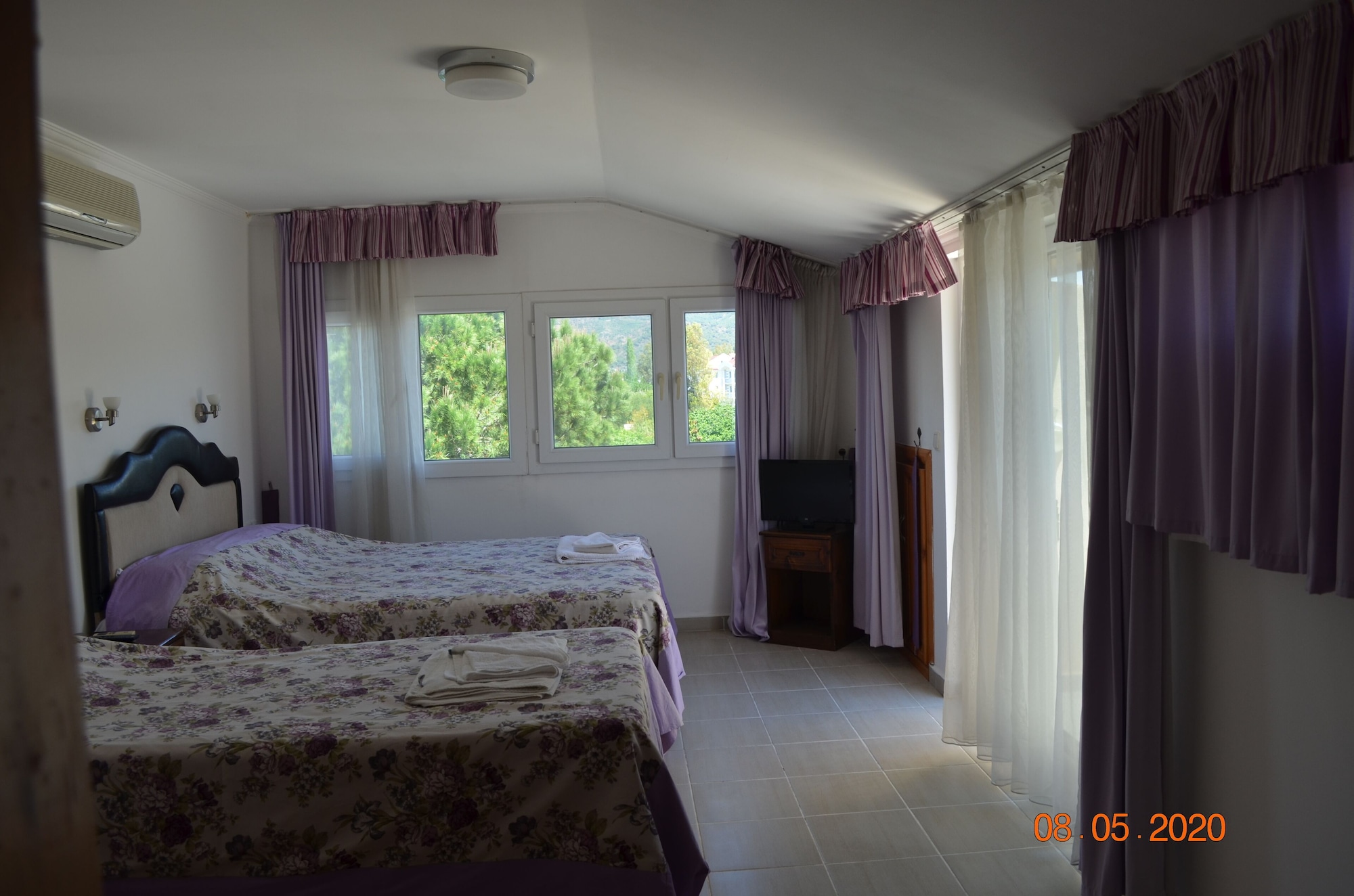 STANDARD, DOUBLE OR TWIN BED