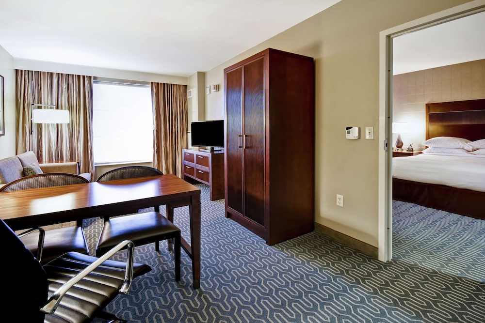 Embassy Suites Springfield 21/62