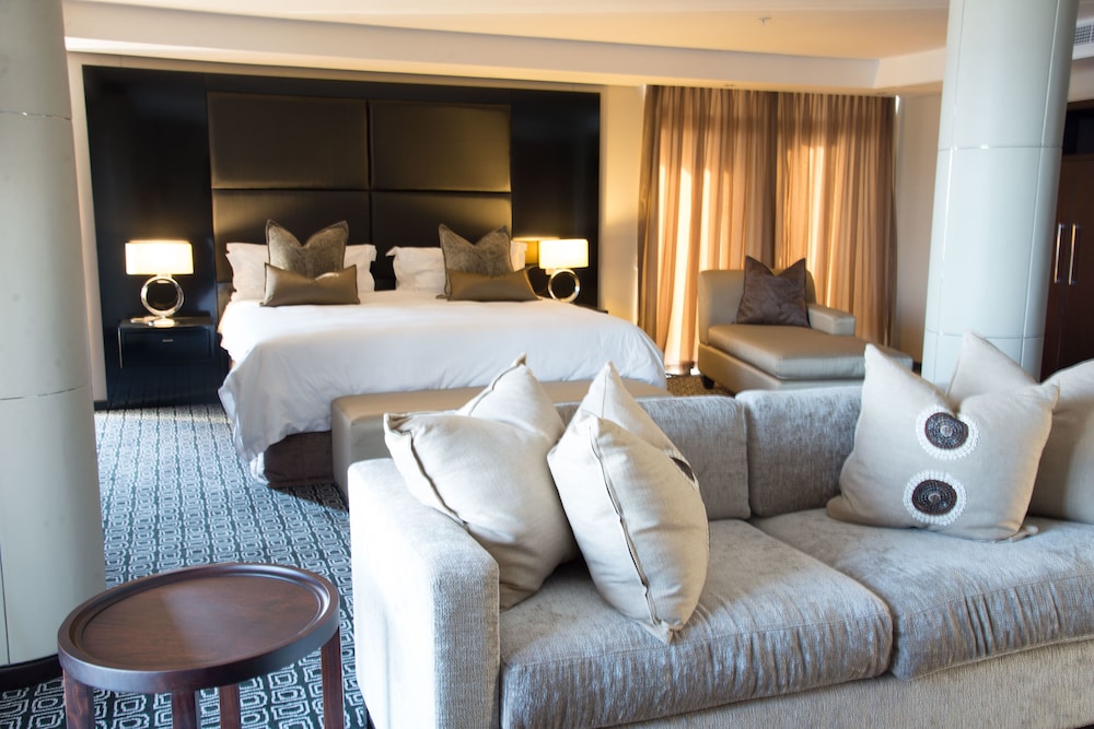 Premier Hotel East London ICC 28/75