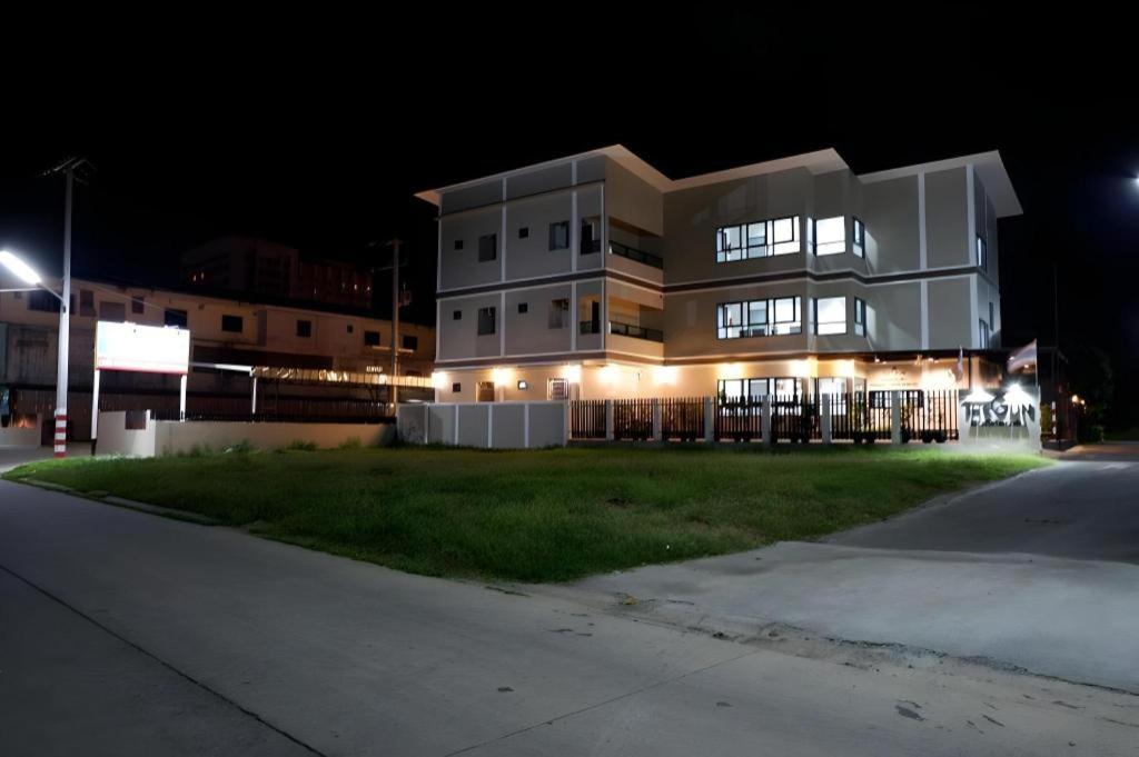Thegun Hotel 7/56