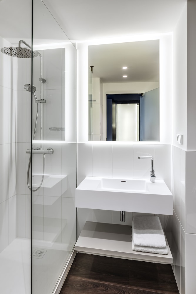 Courtyard By Marriott Prague Airport 16/59