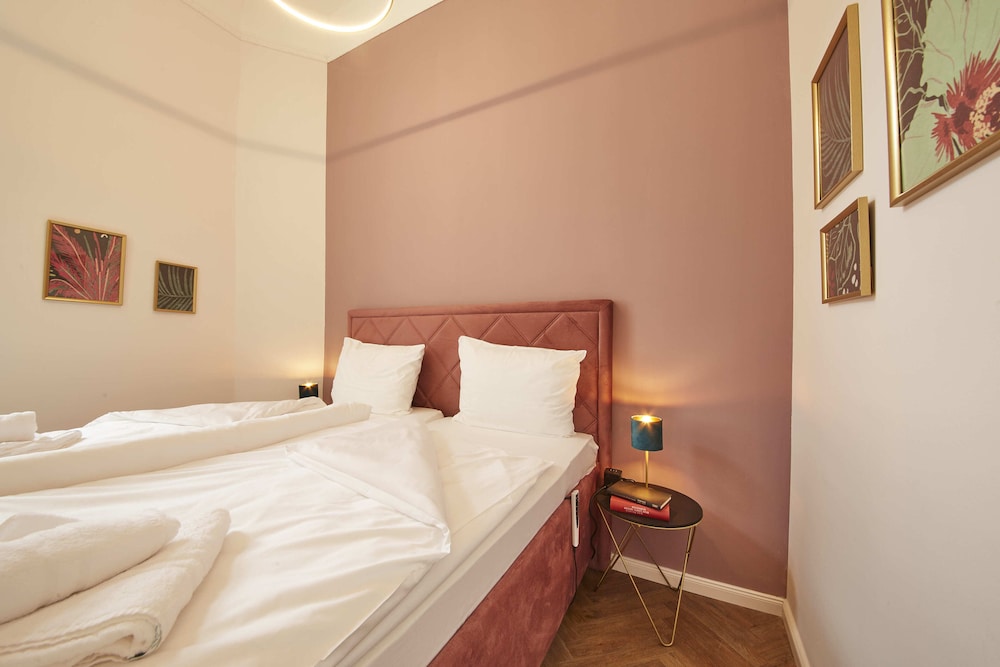 Nove Boutique Apartments 14/50