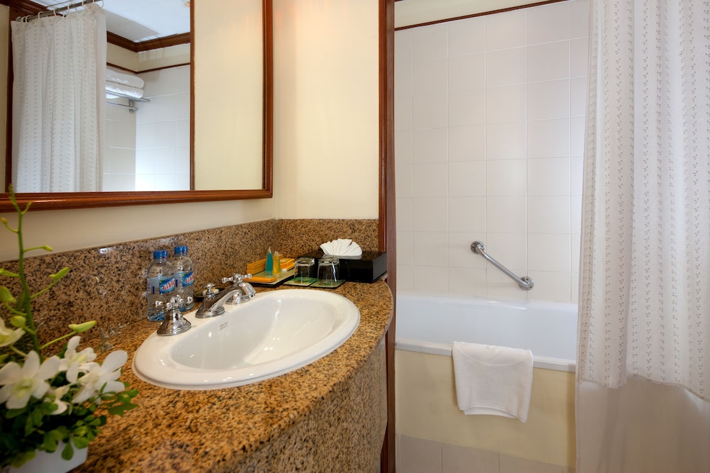 Avani Hai Phong Harbour View Hotel 49/50