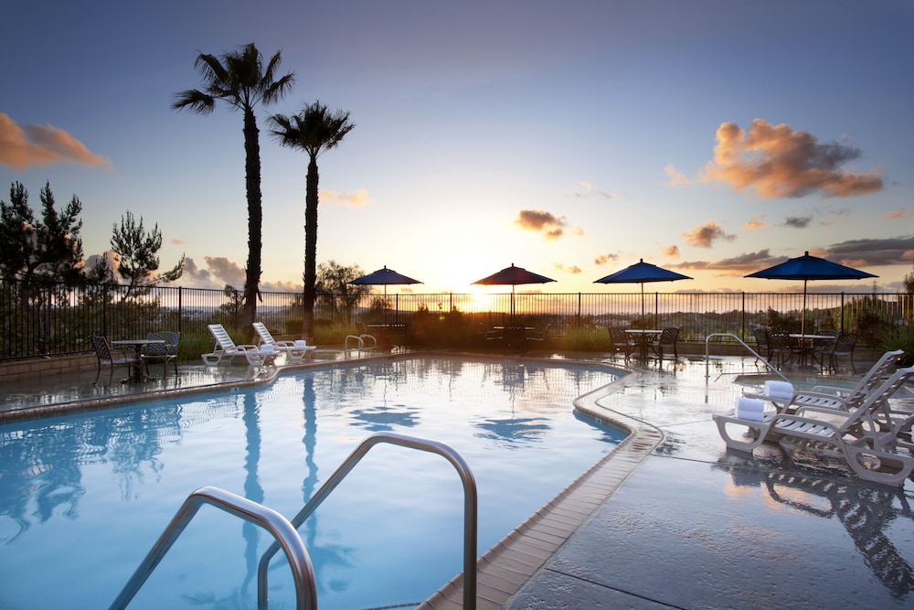 Ayres Suites Mission Viejo 3/49