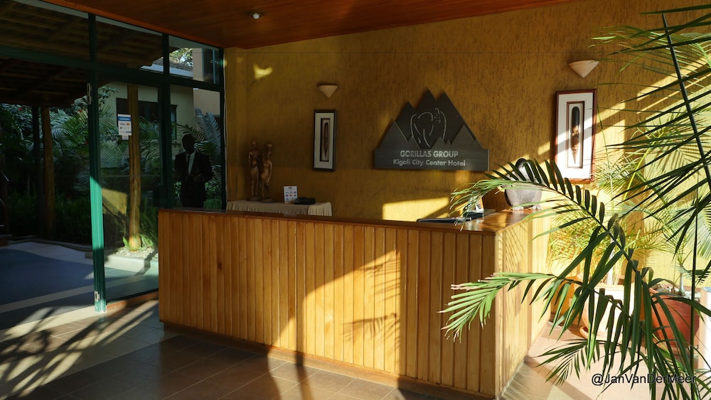 Gorillas City Centre Hotel 9/52