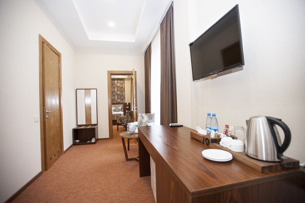 Auroom Hotel 36/40