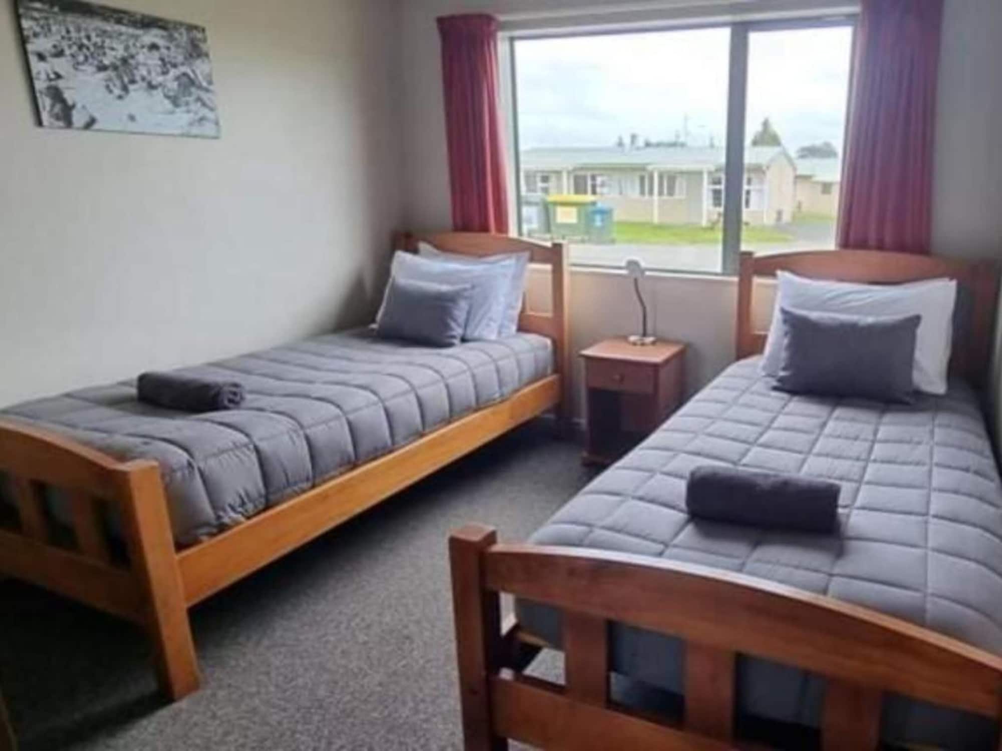 Motel, Apartment, Twin Beds, Queen Bed, Sofa, Tahuna Beach Kiwi Holiday Park & Motel 3/3