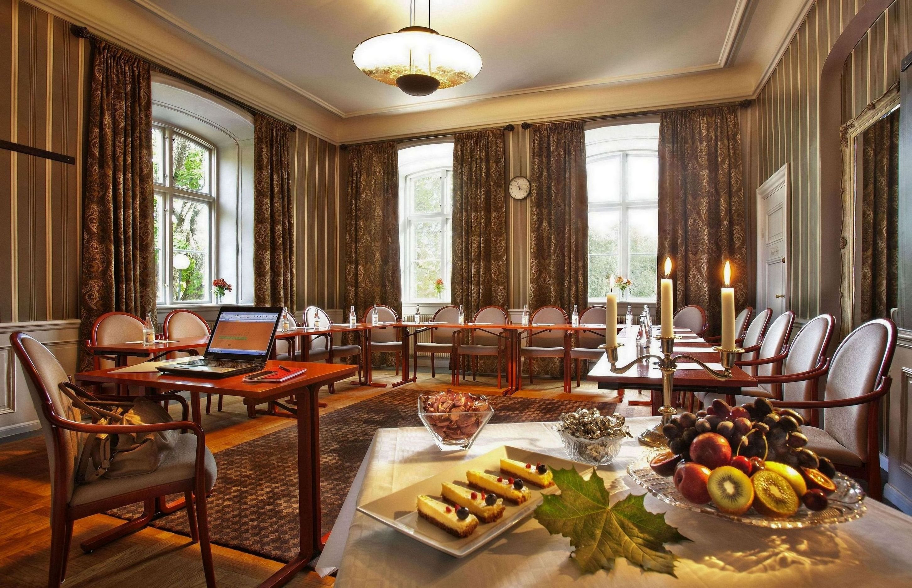 Akeshofs Slott 4/8