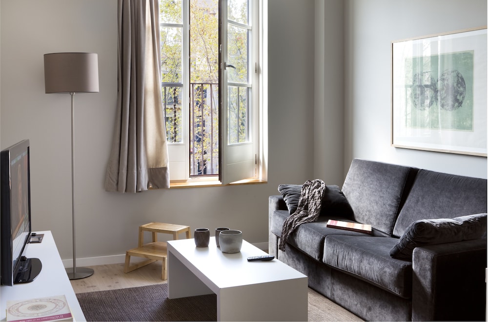 Apartments Rambla 102 24/45