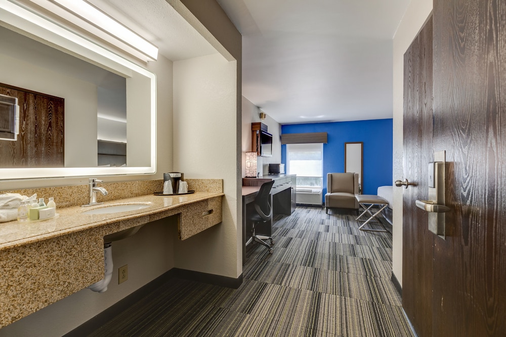 Alexis Inn and Suites Nashville Airport 22/40