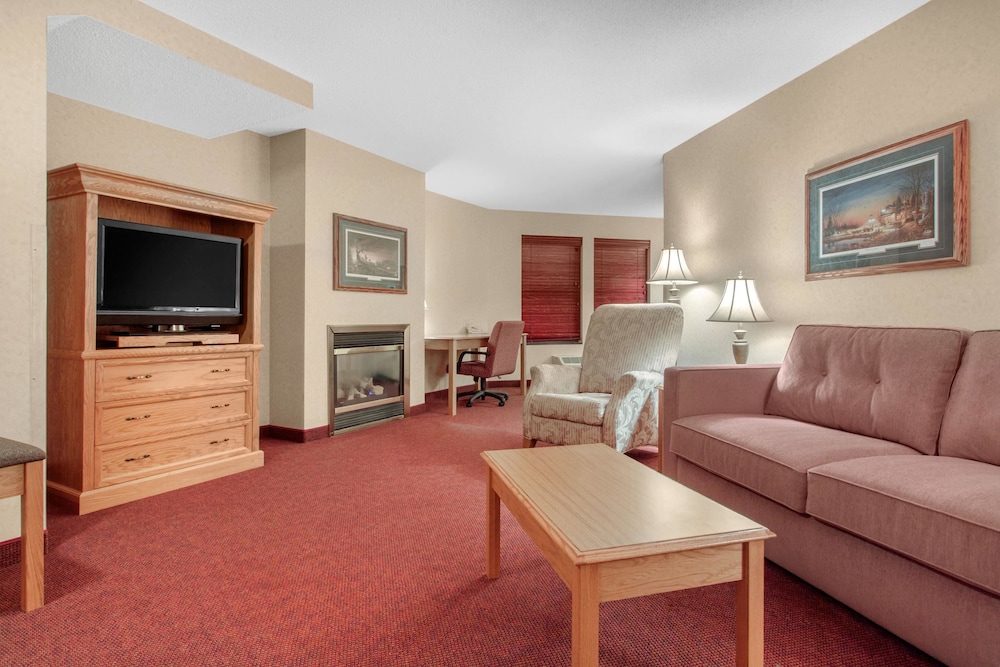 Norfolk Lodge Suites Ascend Hotel Collection 22/32
