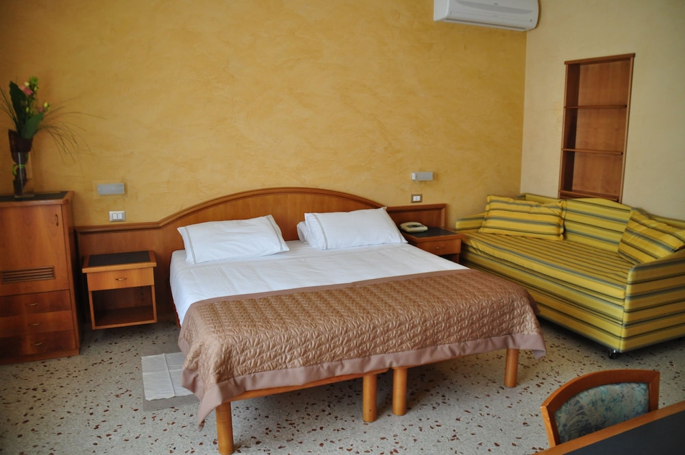 Hotel Maja 16/55