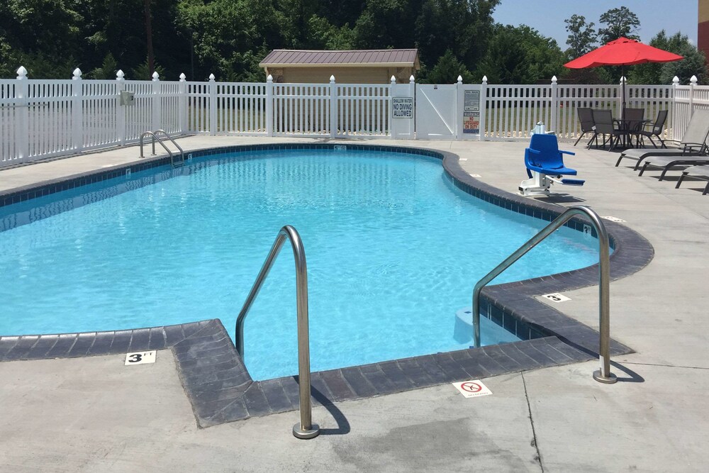 Quality Inn Kodak Sevierville 33/69