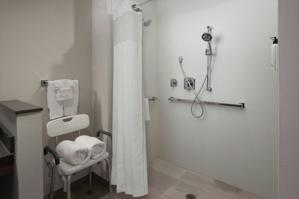 Fairfield Inn & Suites DeSoto Dallas South 43/44