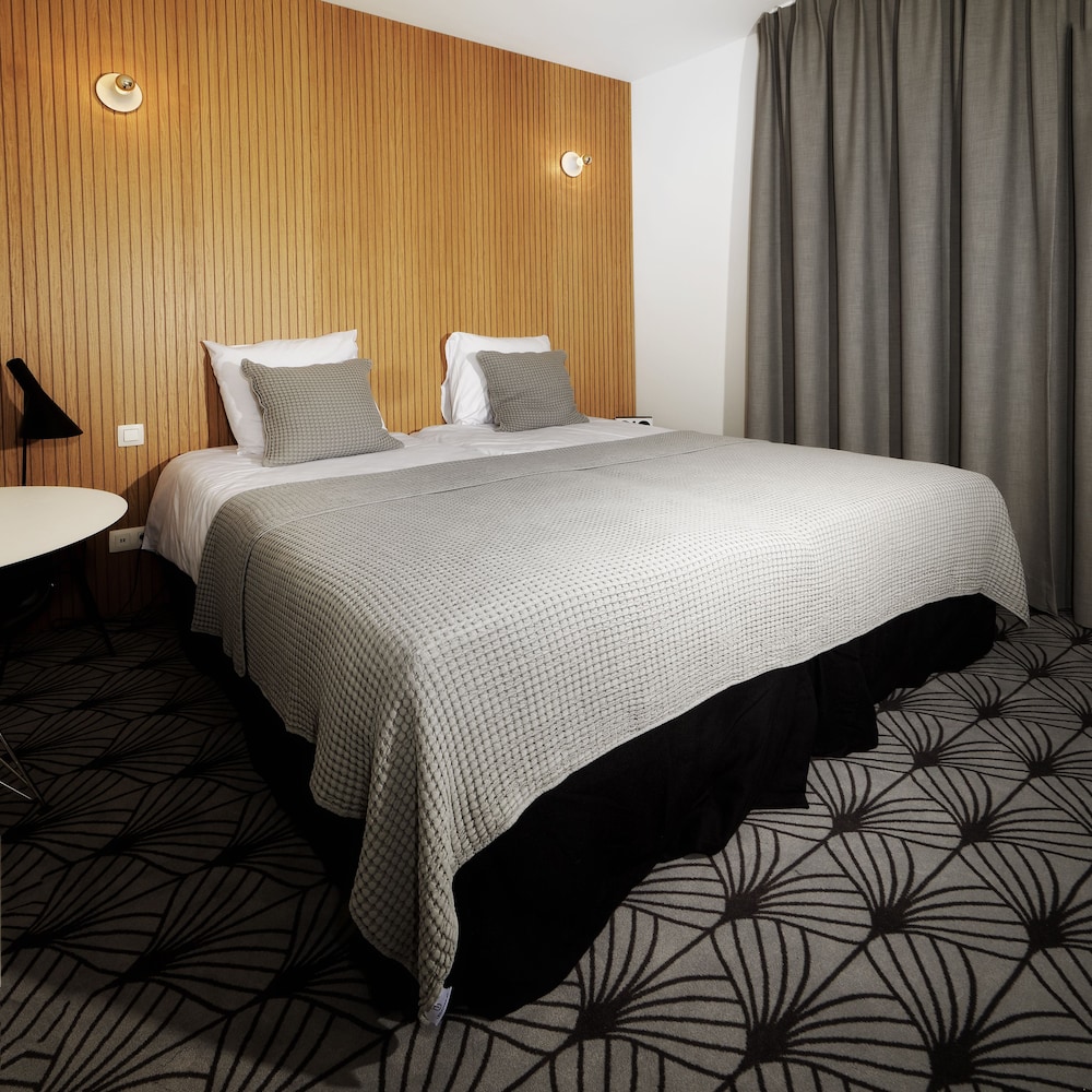 Vintage Hotel 17/50