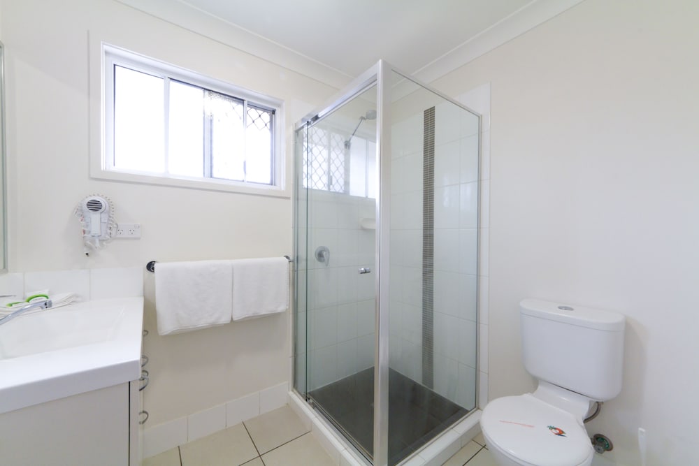 2 BEDROOMS, TOWN HOUSE