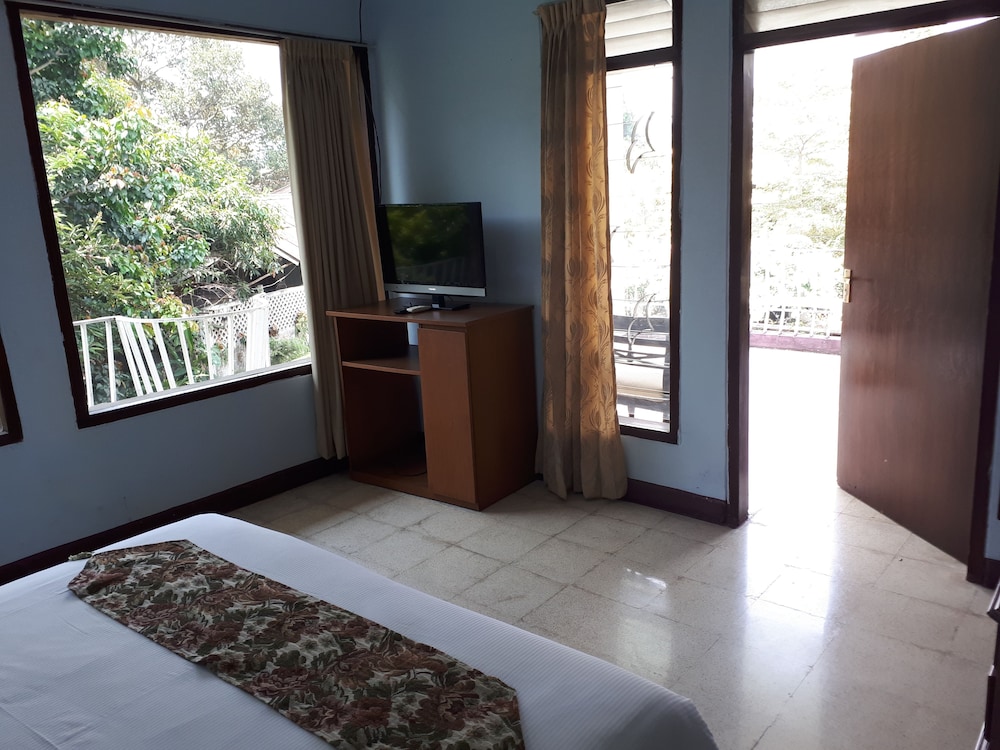 The Garden Family Guest House 32/50