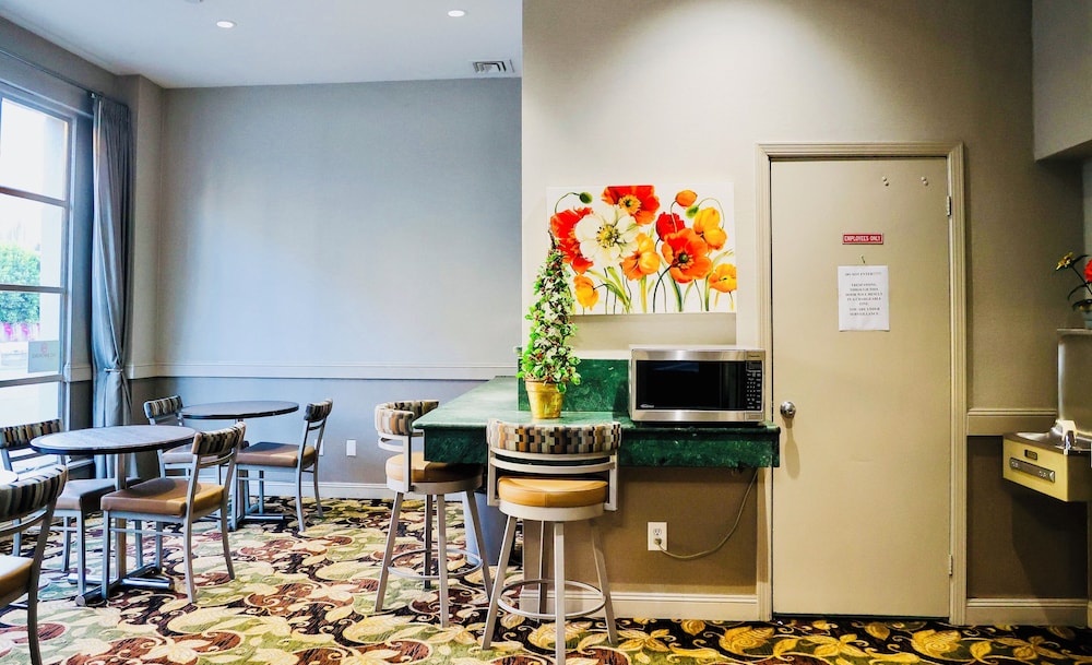 City Center Inn and Suites 59/65