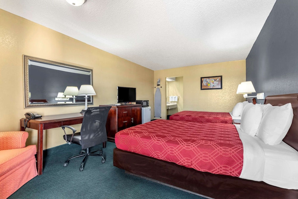 Econo Lodge Junction 6/15