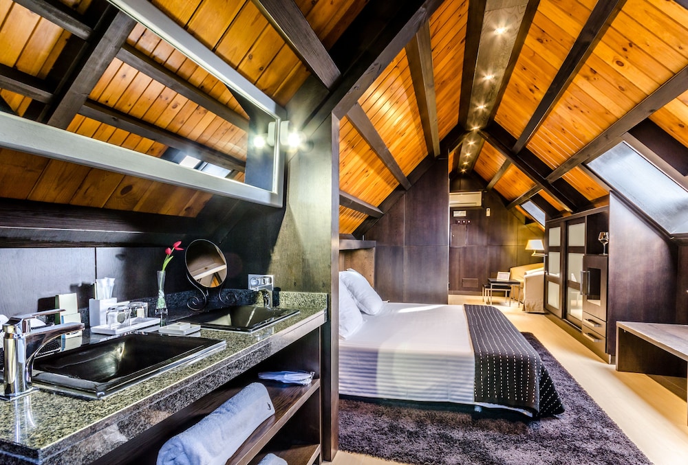 Hotel Yit Abentofail 50/50