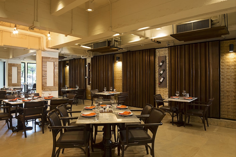 Movenpick Suriwongse Hotel Chiang Mai 52/70