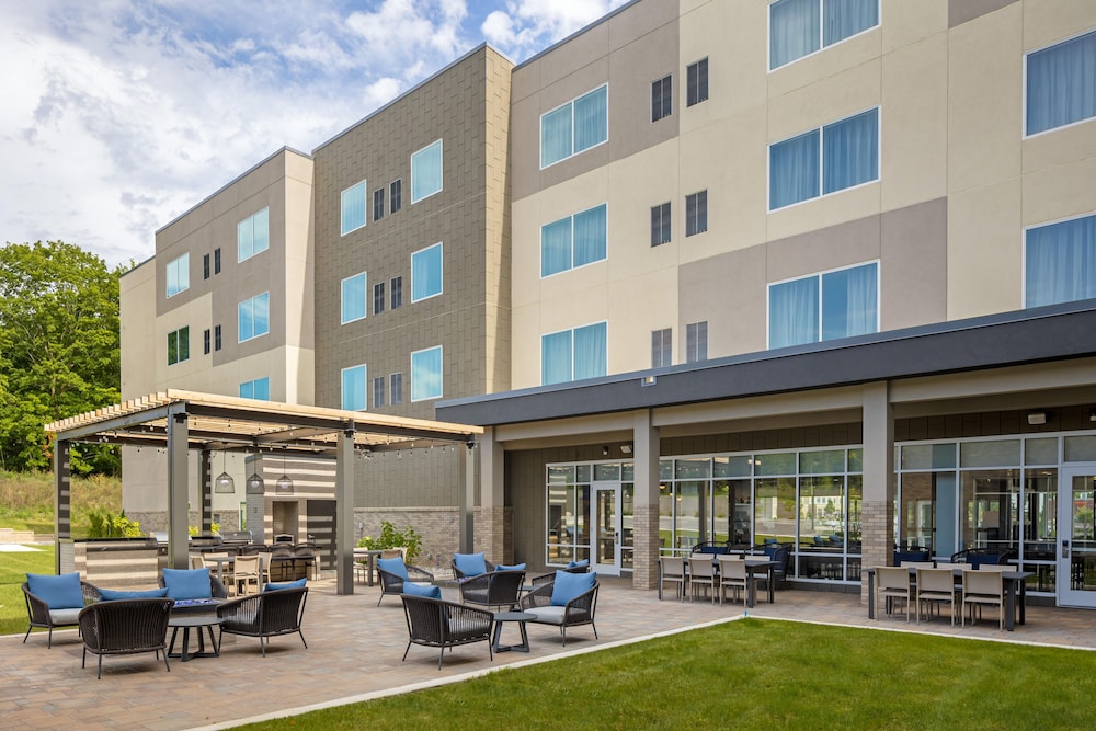 Homewood Suites by Hilton Walker Grand Rapids North 44/56