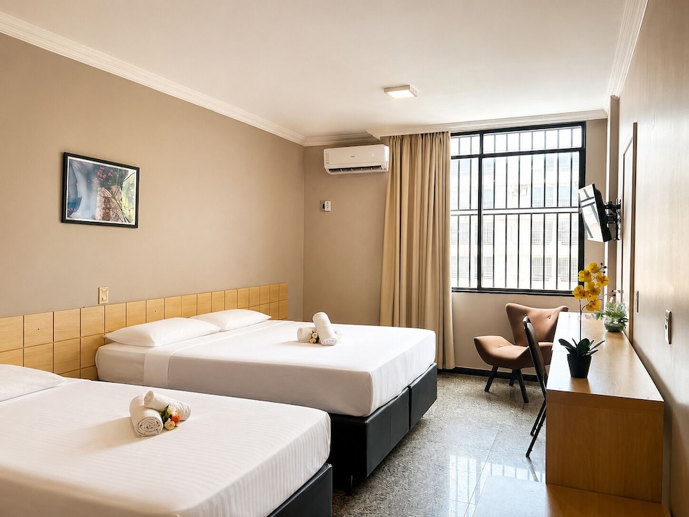Diplomat Hotel 22/57