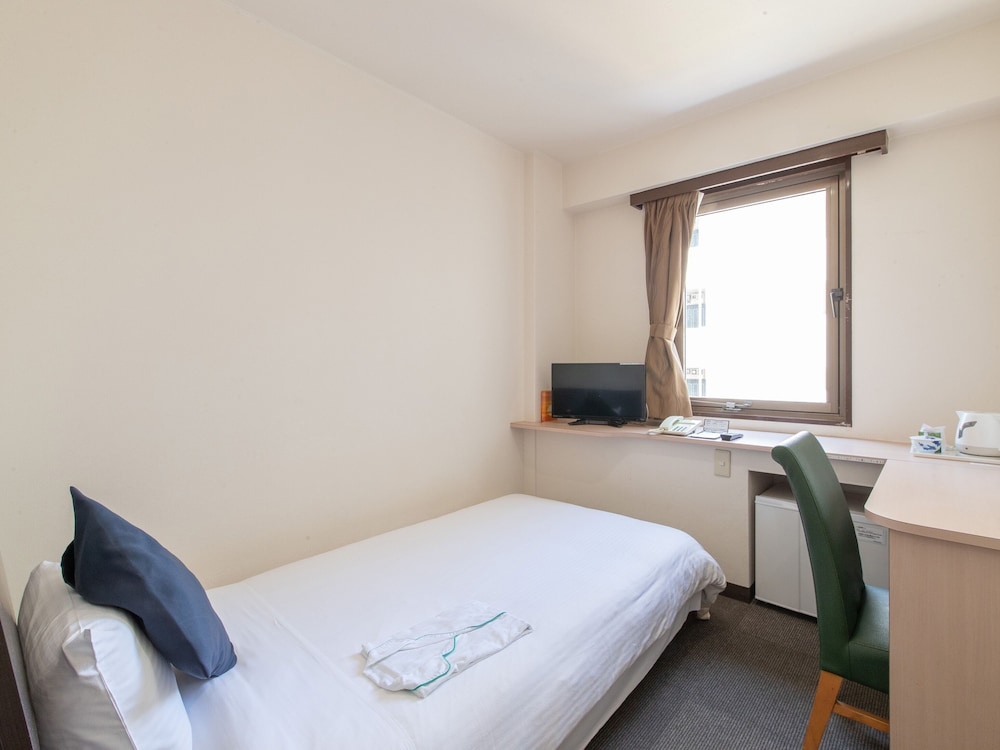 ROOM, SINGLE