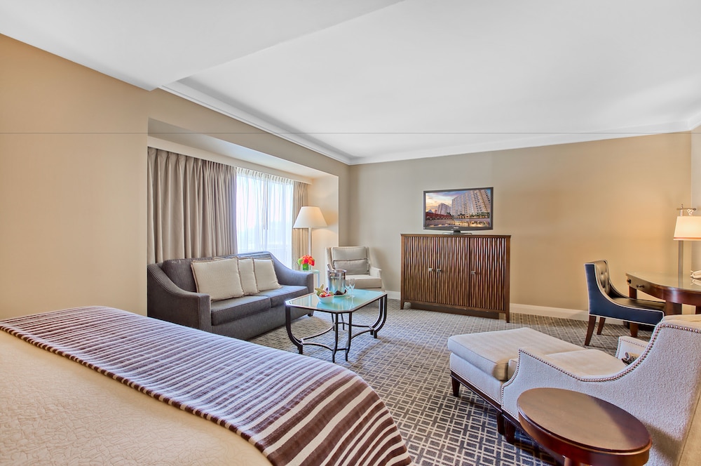Omni Los Angeles Hotel At California Plaza 35/81