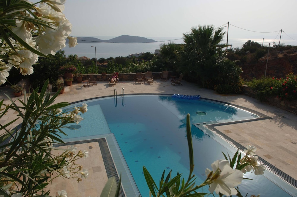 Elounda Living Residences by GHH 30/34