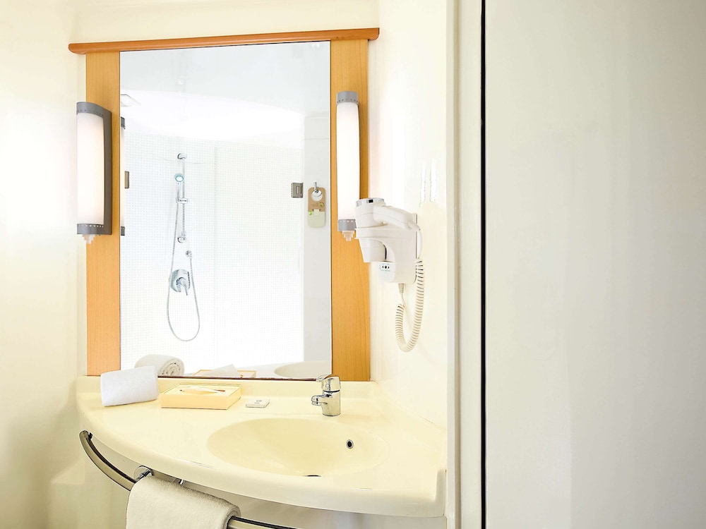 Ibis Pune Viman Nagar 19/68
