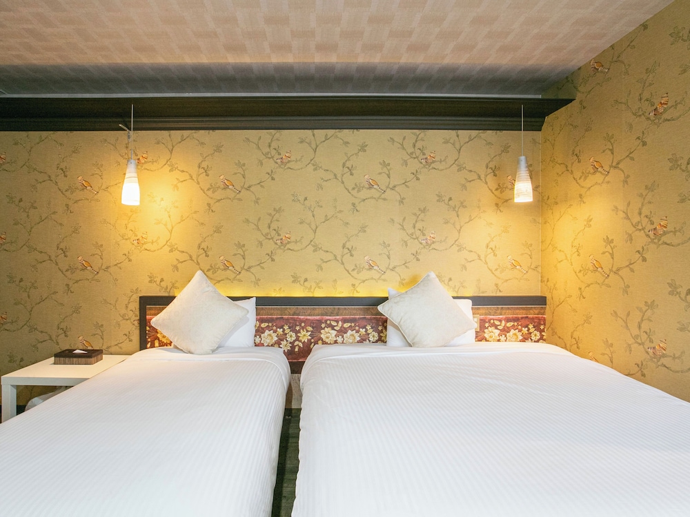 SUPERIOR, TWIN BEDS