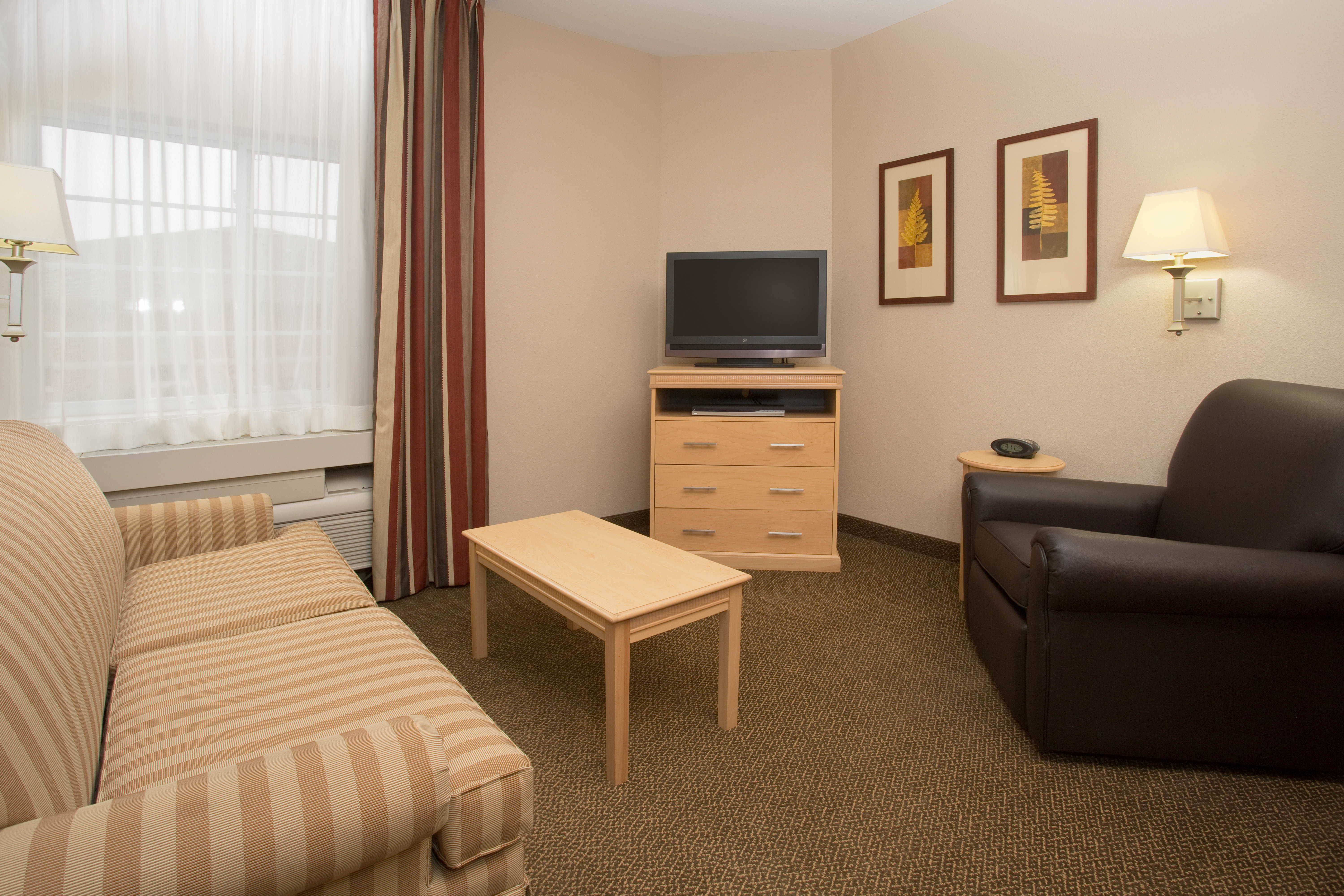 Candlewood Suites Peoria At Grand Prairie 29/50