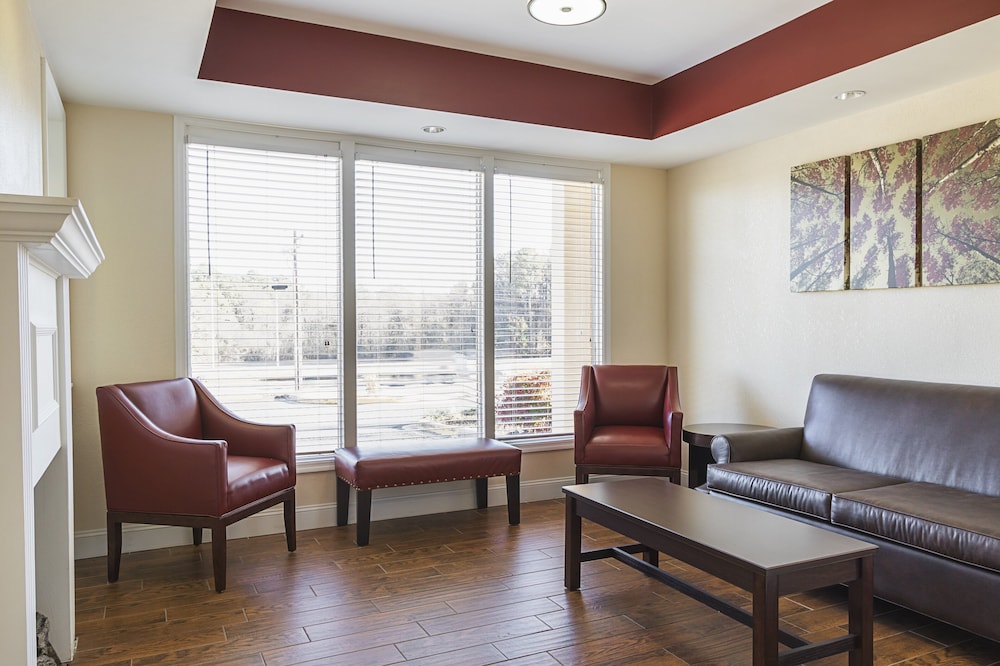 Red Roof Inn And Suites Scottsboro 30/42
