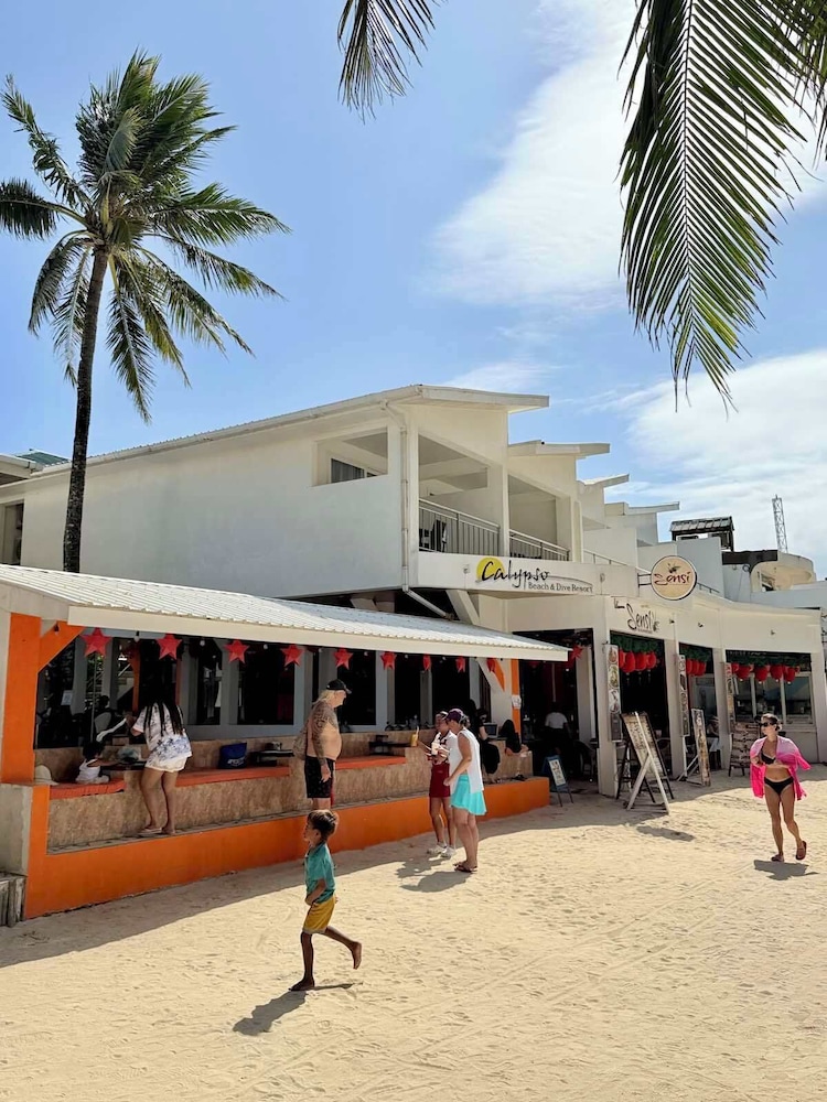 Calypso Beach Dive Resort 70/76